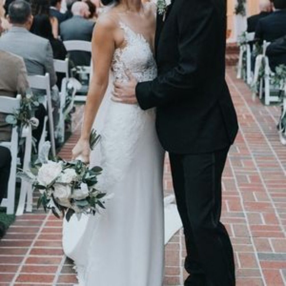 Stella York Wedding Dress - Picture 2 of 11